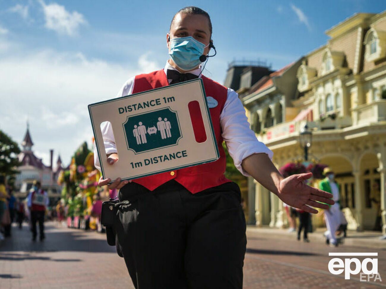 На территории парка все посетители старше шести лет должны быть в масках