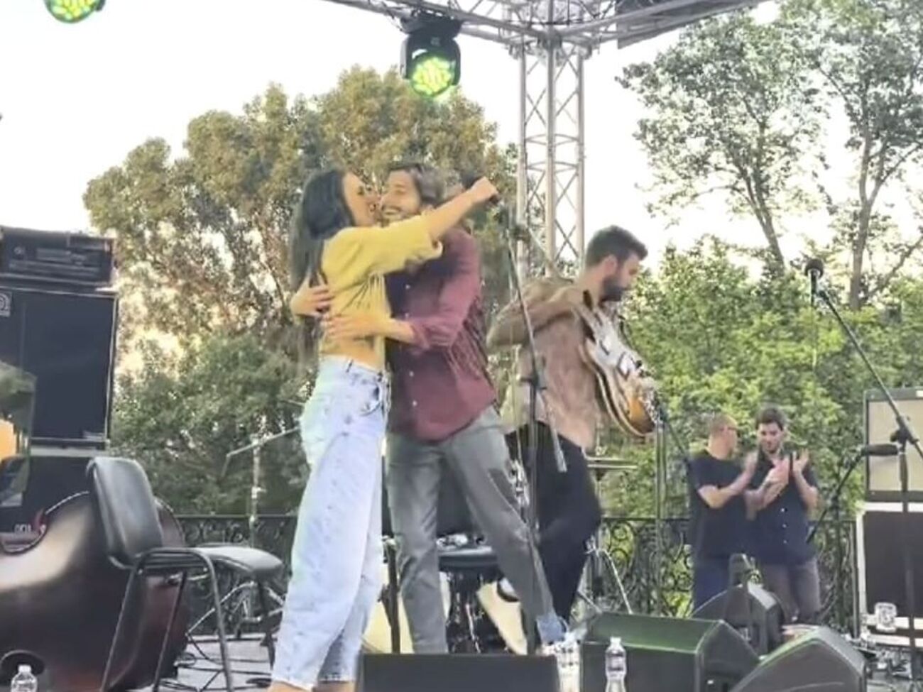 Переможець "Євробачення 2017" Собрал заспівав українську пісню з переможницею "Євробачення 2016" Джамалою на своєму концерті в Києві