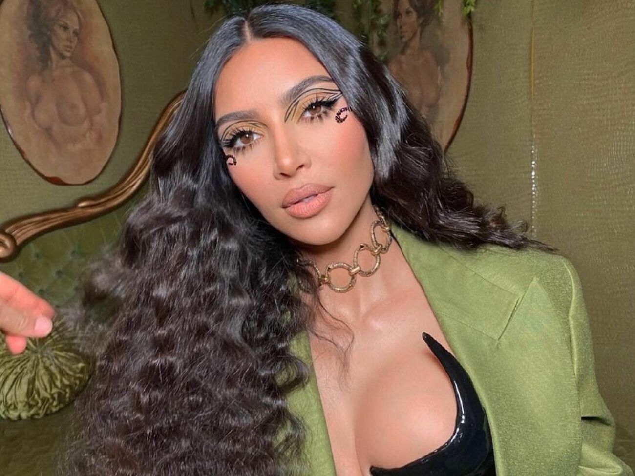 Пост Кардашян с новыми фото&nbsp;меньше чем за сутки набрали свыше 3,5 млн лайков и 19 тыс. комментариев