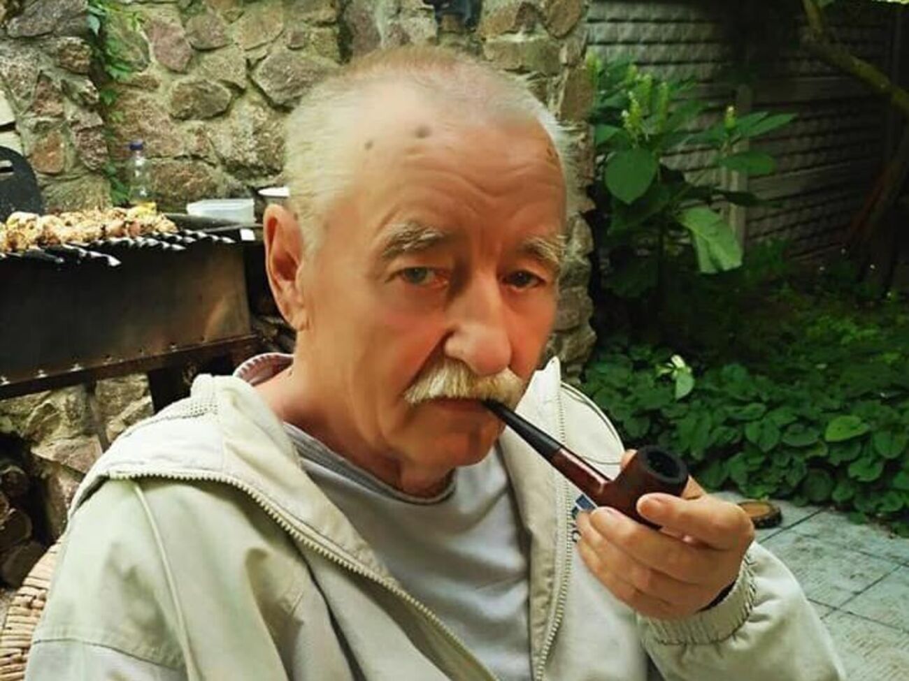 Однажды во время поездки в Беларусь я и Рыбчинский остались без денег. Мы сговорились и в поезде обыграли в карты Богатикова