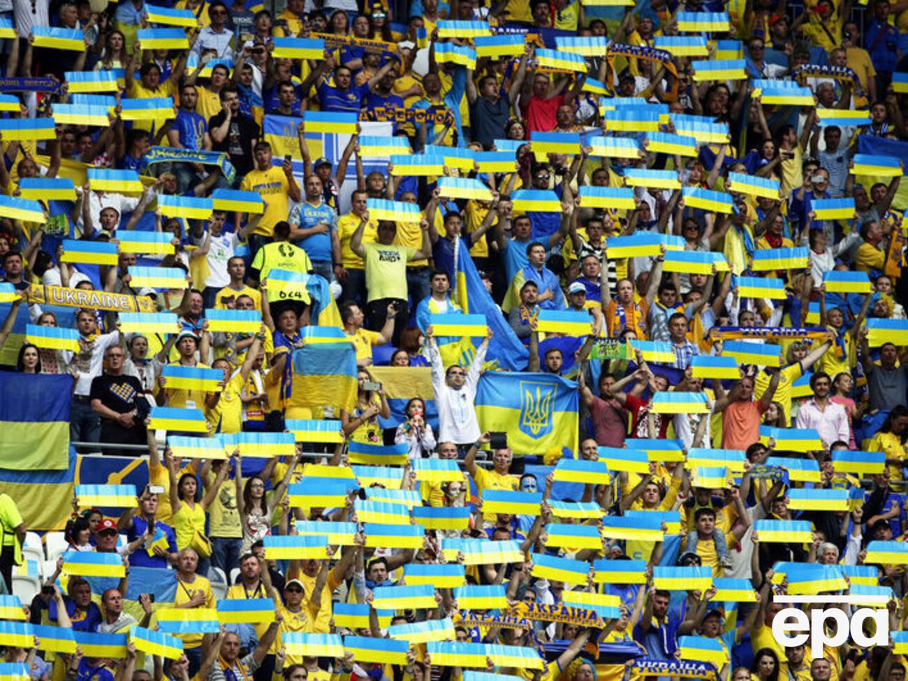 Українці заспівали хіт про Путіна 17 червня в Бухаресті