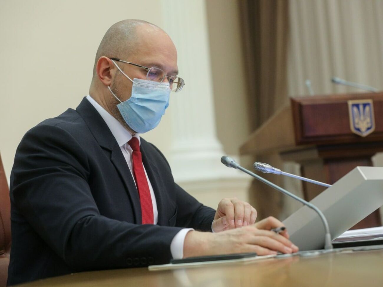 Действие предписания НАПК приостановлено до вступления в законную силу решения по иску Шмыгаля к Нацагентству