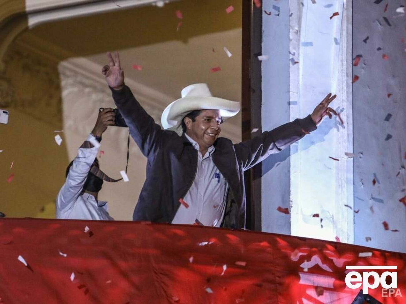 Кастильо занялся политикой в 2002 году