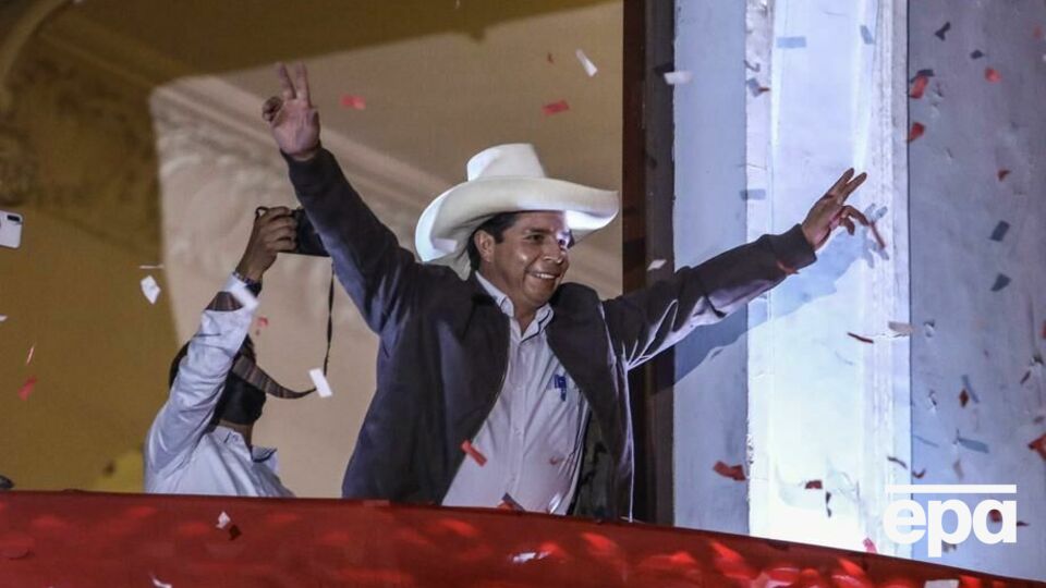 Кастильо занялся политикой в 2002 году