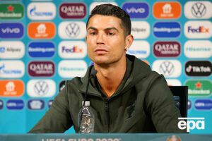 Роналду поставил перед собой бутылку воды вместо Coca-Cola на пресс-конференции перед игрой против Венгрии