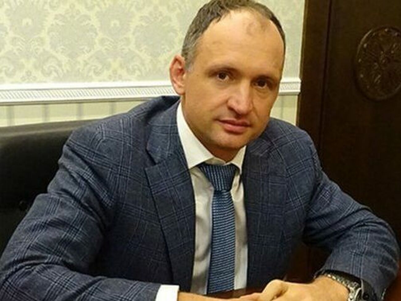 Петицию об увольнении Татарова рассмотрит президент. Но надо выяснить, как ее подписал "Байден"