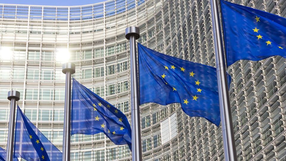 За даними Йозвяка, санкції ЄС стосуватимуться трьох галузей – калійні добрива, банківська справа та нафта