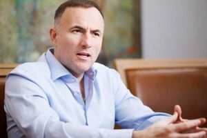 Фукс долгое время жил в России