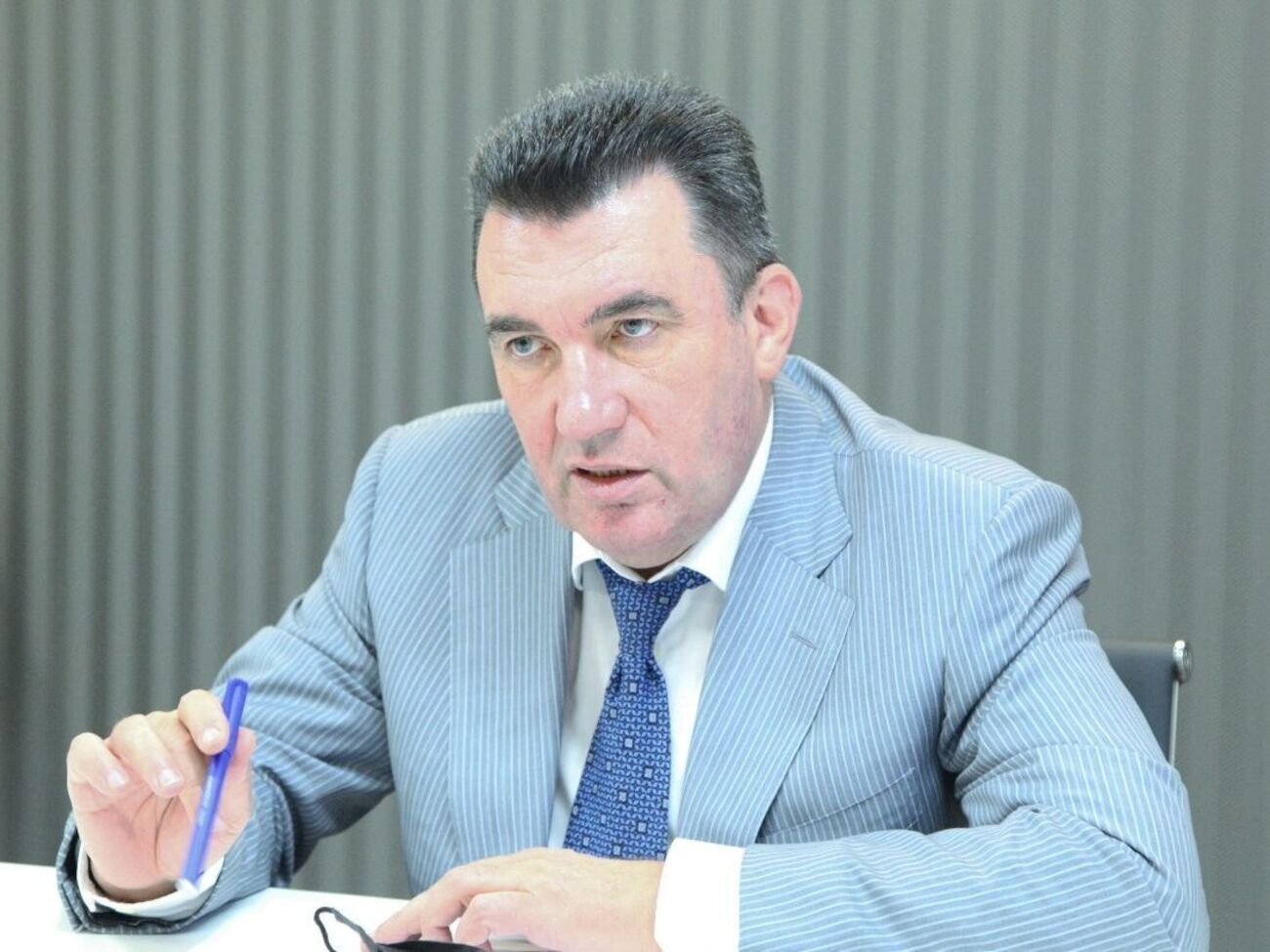 Данилов сказал, что "было очень много обращений относительно некоторых лиц, которые, по их мнению, попали под эти санкции не совсем корректно"