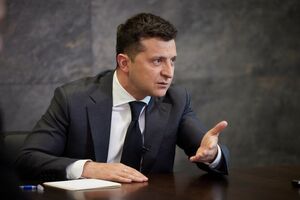 Зеленский сообщил, что СНБО принял решение ввести санкции против 12 лиц, которые находятся в статусе субъекта повышенного преступного влияния