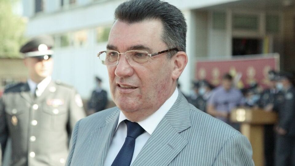 Данілов сказав, що РНБО, "на жаль, не може впливати на погоду"