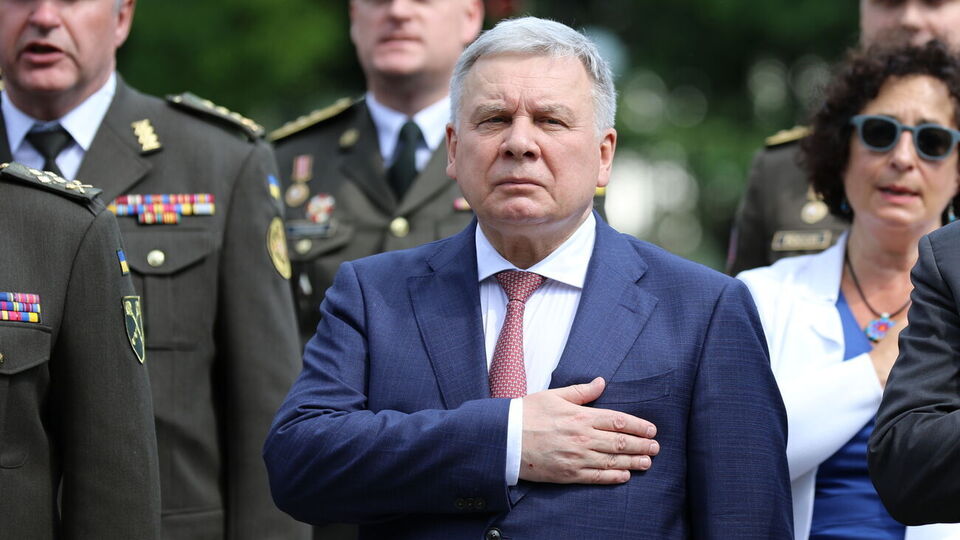 Таран виступив на випуску в Національному університеті оборони імені Івана Черняховського