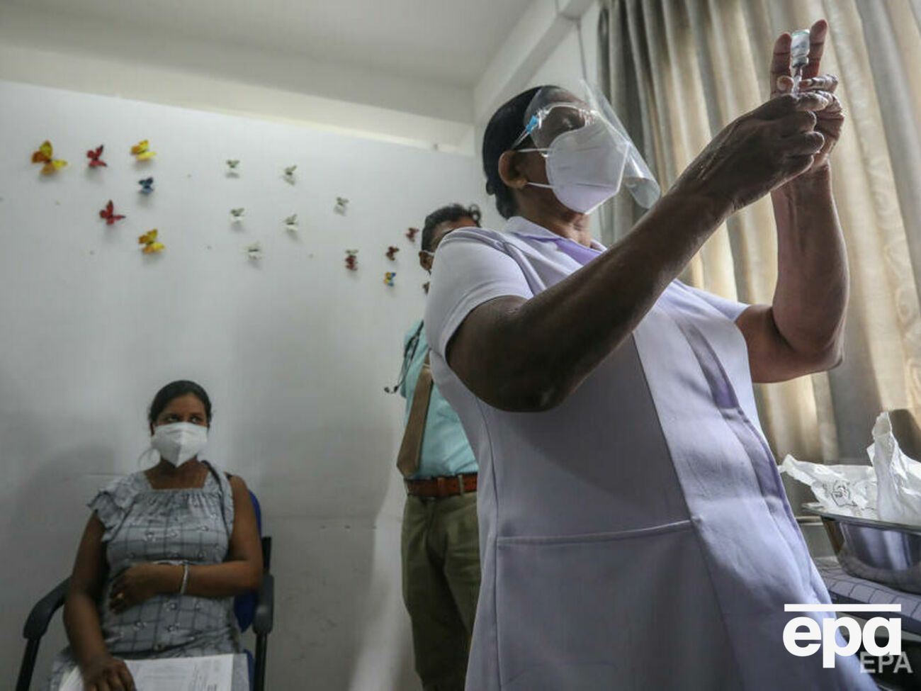 ВООЗ повідомила про необхідність нових досліджень щодо впливу вакцин на "індійський" варіант коронавірусу