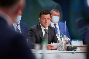 Зеленский подписал закон в поддержку украинских авиакомпаний
