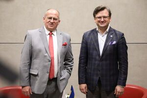 Рау і Кулеба зустрілися в межах Анталійського дипломатичного форуму