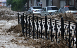 В Ялте сильный дождь начался около трех часов ночи 18 июня