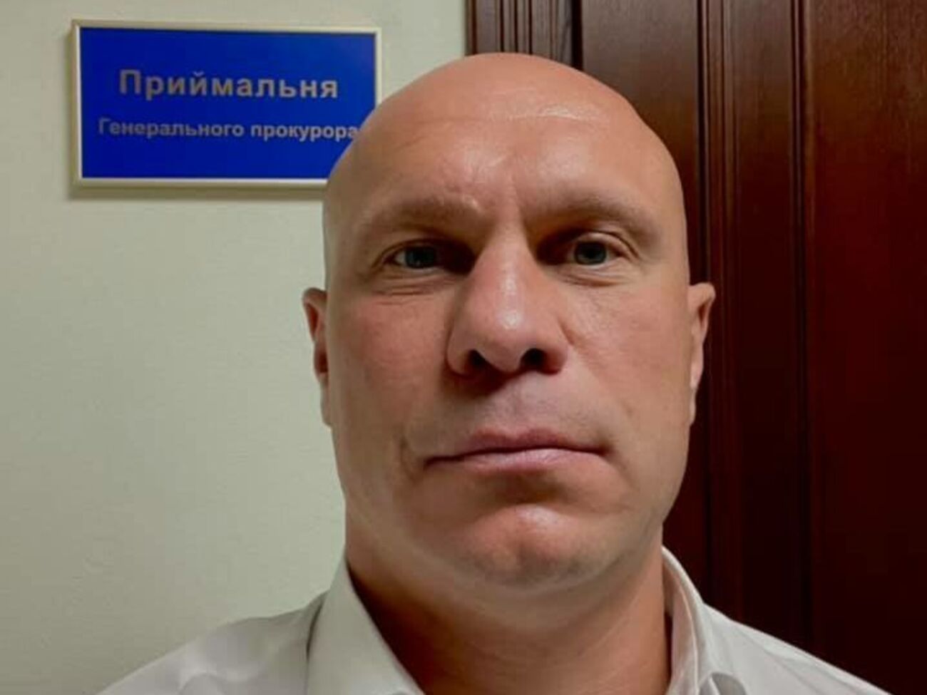 Кива не первый раз публично оскорбляет журналистов