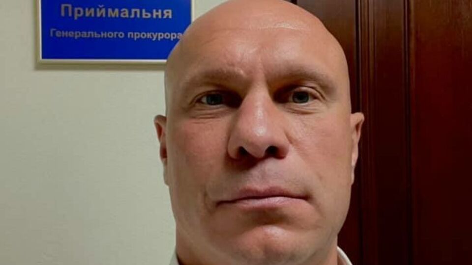Кива не первый раз публично оскорбляет журналистов