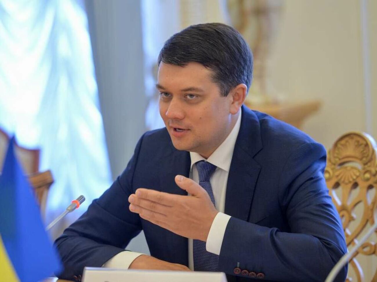 Аваков соответствует той должности, на которой сегодня находится, отметил Разумков