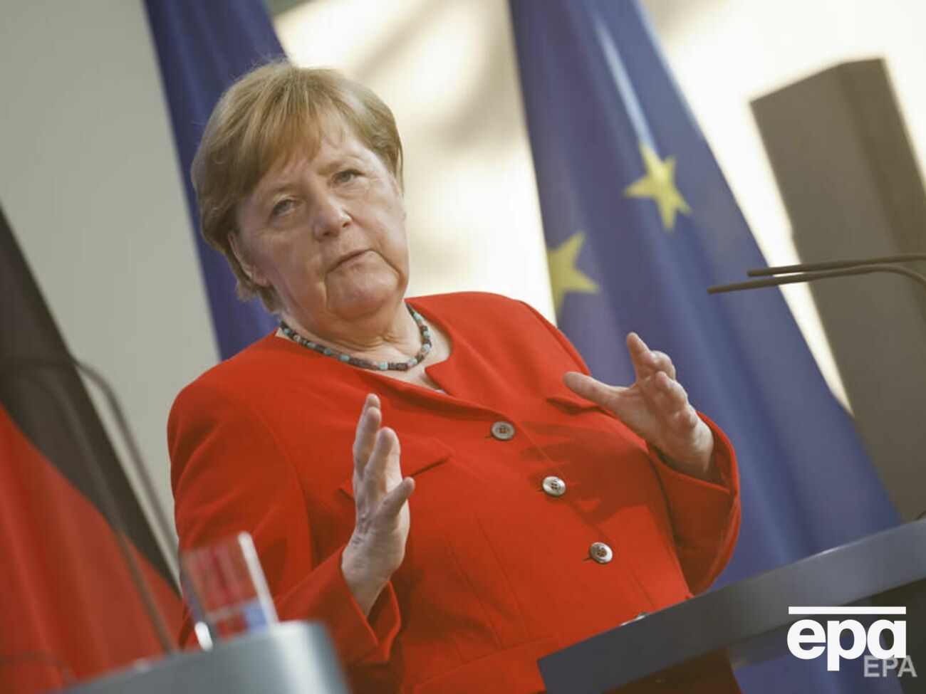 Меркель подчеркнула, что Германия считает неприемлемой российскую агрессию против Украины