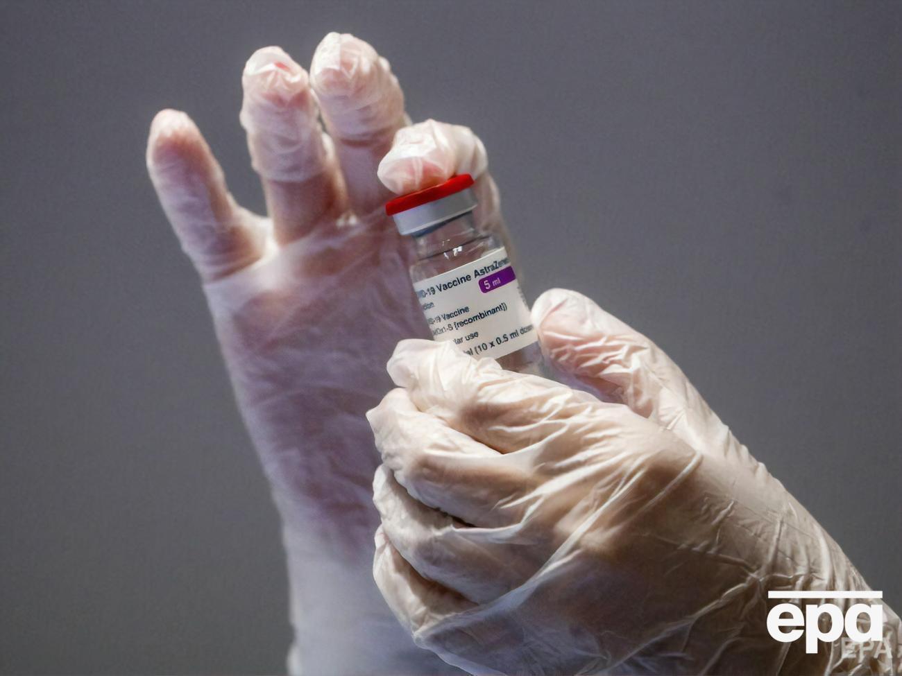 Хоча б одну дозу щеплення в Канаді ввели половині населення