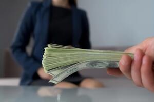 Обвиняемый составил документы по выполнению строительных работ с фиктивной фирмой