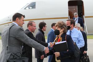 Делегация сенаторов США прибыла в Киев с официальным визитом