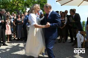 Кнайсль танцевала с российским президентом на своей свадьбе