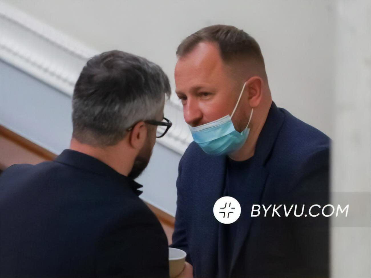 "Губернаторка перейшла до погроз фізичною розправою депутатам та їхнім сім'ям в обласній фракції! Викликає із самого ранку! Ламає і погрожує!" &ndash; написав Сушко