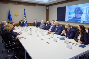 Россия лишь на словах декларирует отвод своих сил, сообщил на встрече с делегацией США Зеленский