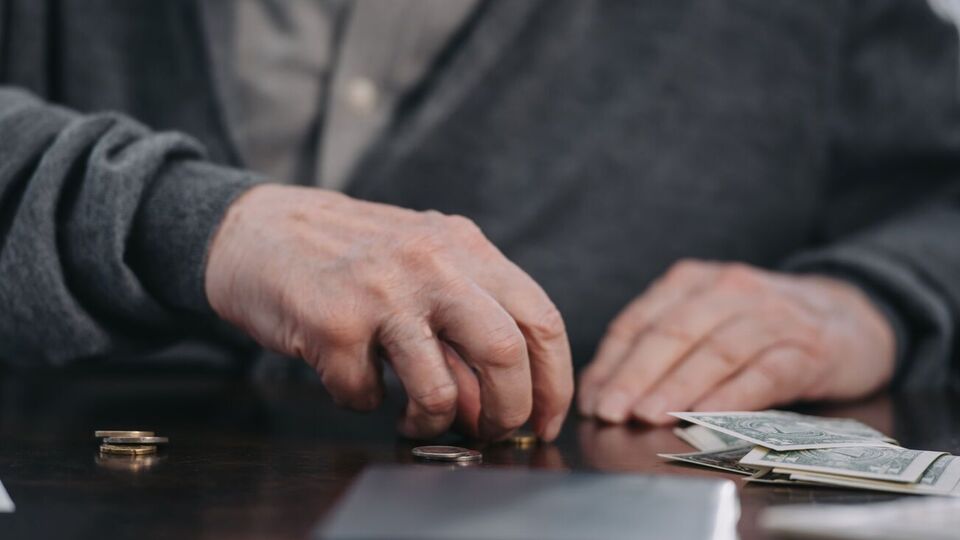 Пенсію, як і раніше, можна одержати у відділенні або через листоношу, повідомили в "Укрпошті"