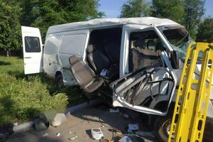 Предварительно установлено, что водитель автомобиля ВАЗ не уступил дорогу микроавтобусу Mercedes Sprinter