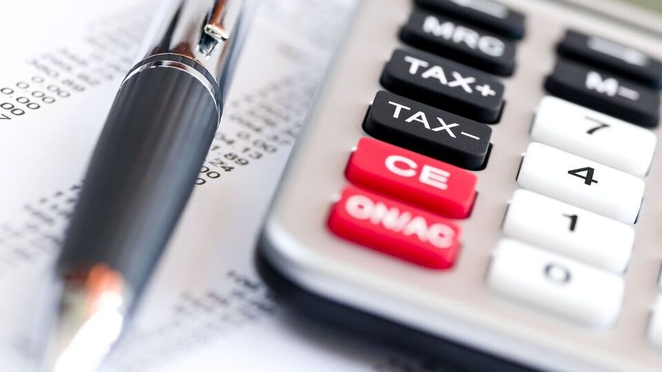 Автор статьи перпечислил схемы уклонения от налогов в разных отраслях экономики Украины