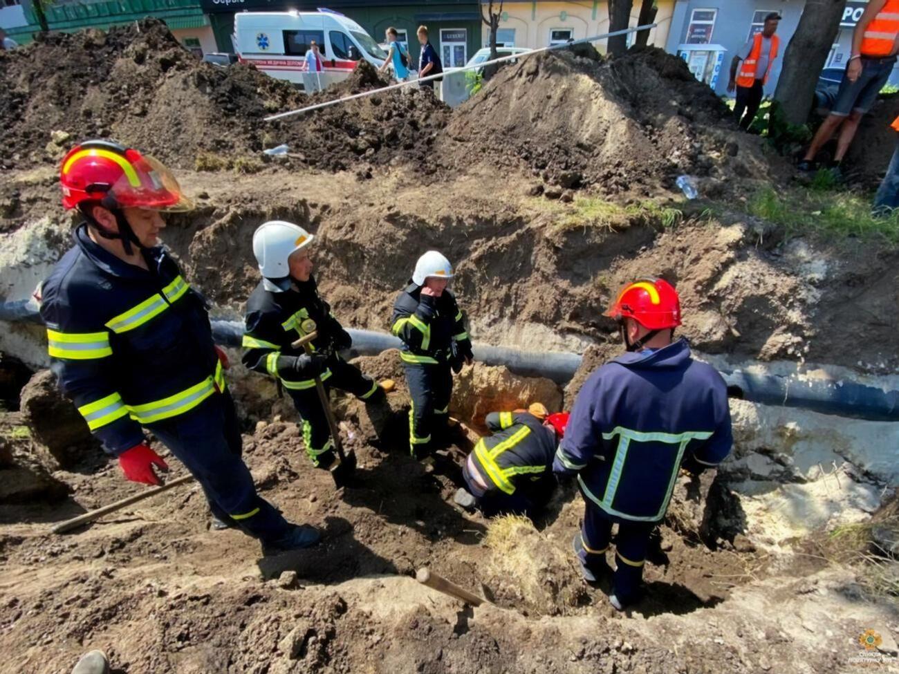 Другого робітника вдалося врятувати