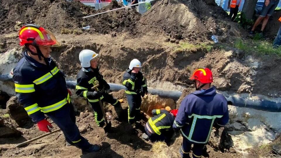 Другого робітника вдалося врятувати