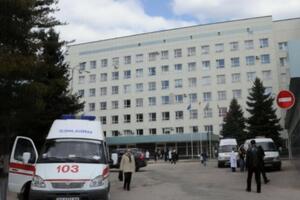 Люди, які отруїлися після відвідування ресторанів, поки залишаються в лікарнях