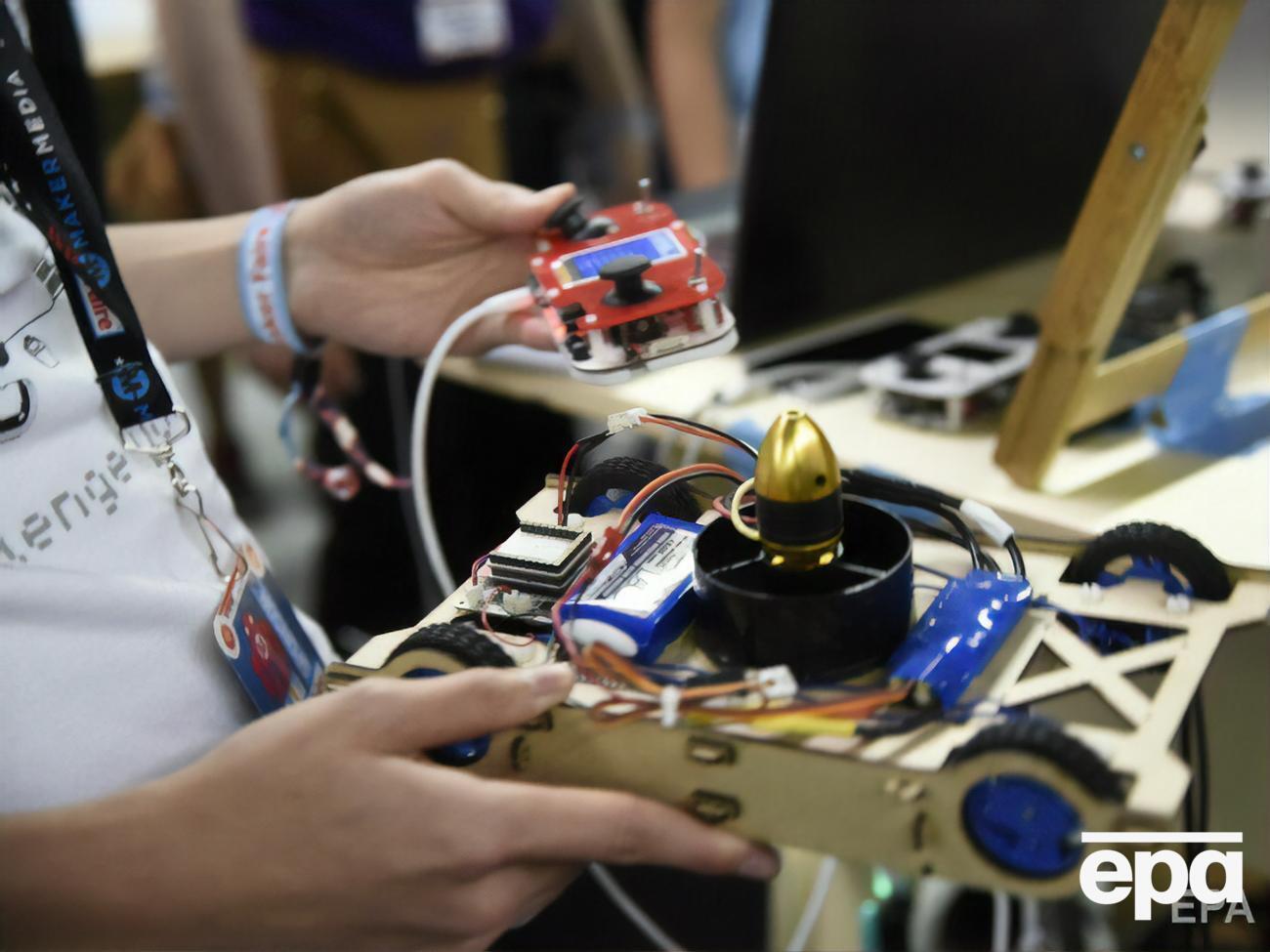 Технологией нейроинтерфейсов занимается стартап&nbsp;Neuralink