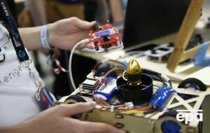 Технологией нейроинтерфейсов занимается стартап Neuralink