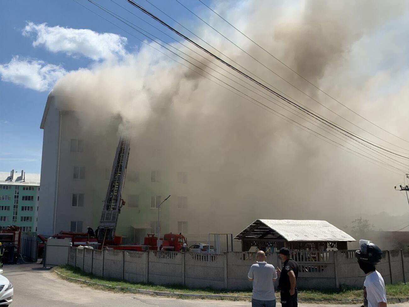 В результате взрыва и пожара выгорели несколько квартир