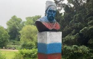 Пам'ятник Шевченку розфарбували перед матчем Євро 2020 між Данією та Росією