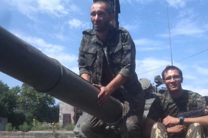 Кафка (справа на фото) служил в качестве стрелка и водителя