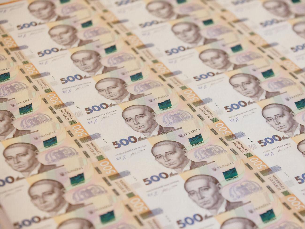 Гривна подешевела к доллару до 27,31 грн/$