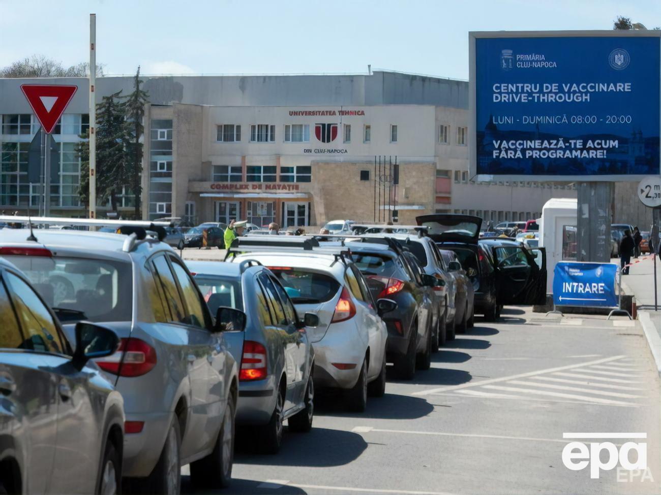 Венгрия первой в Евросоюзе признала украинские свидетельства о вакцинации от COVID-19