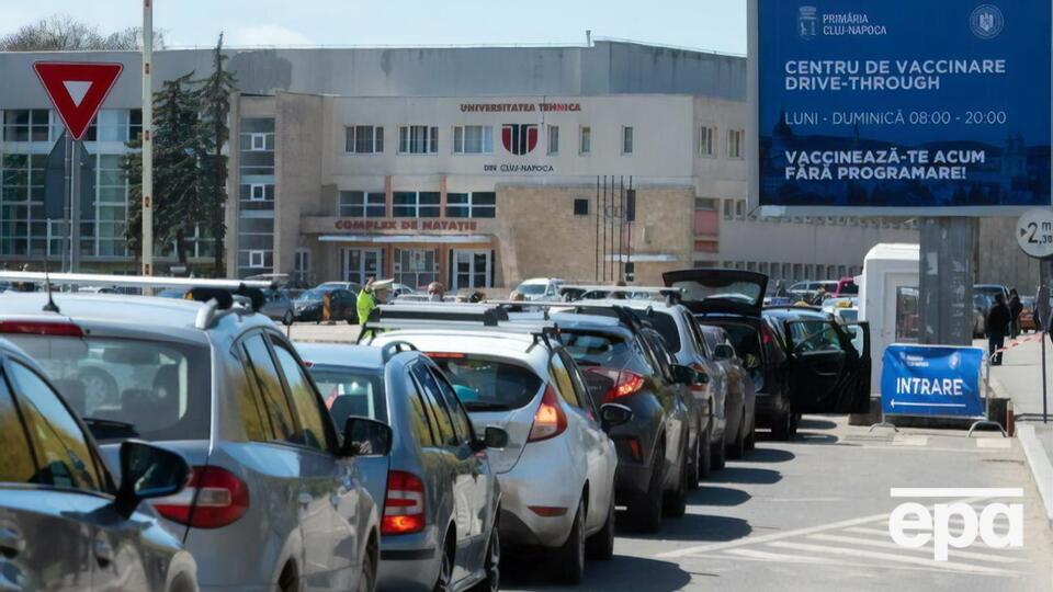 Угорщина першою в Євросоюзі визнала українські свідоцтва про вакцинацію проти COVID-19