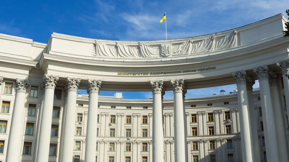 По данным МИД Украины, в течение месяца послы Украины, Грузии и Молдовы провели около 40 совместных встреч в европейских институтах