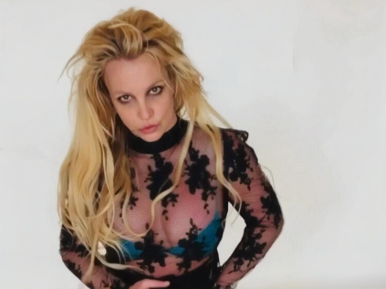 Із 2008 року Спірс живе під опікою свого батька Джеймі Спірса