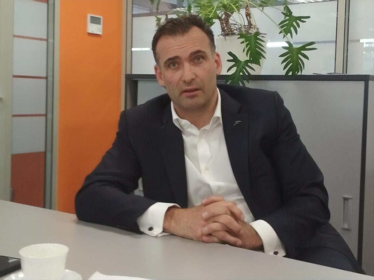 Мауро Лонгобардо: Цены на руду за эту неделю упали, и у меня есть вопрос: если они упадут еще, правительство тогда попросит от нас что-то еще, чтобы получить больше прибыли для страны?