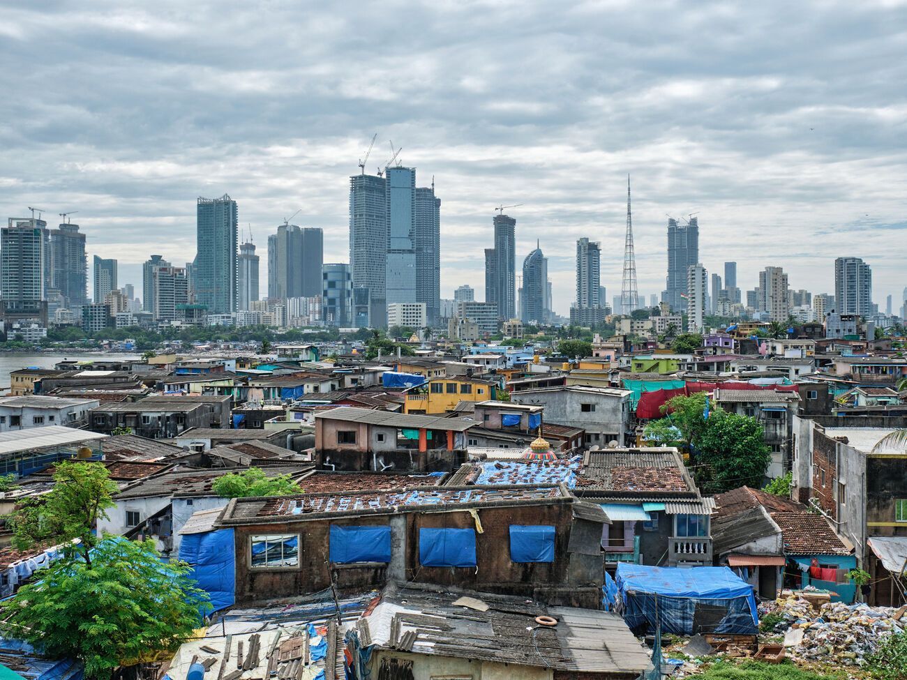 В то время как&nbsp;многие бедные люди стали еще беднее,&nbsp;общее мировое богатство выросло, говорится в отчете швейцарского банка