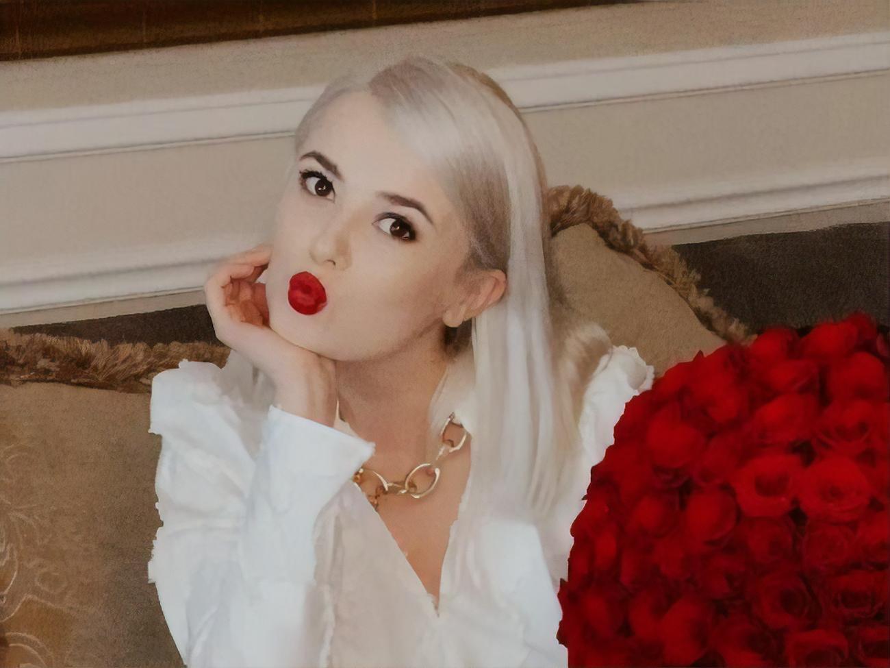 Мика Ньютон: Пожалуйста, проявите немного воспитания и никому не задавайте этот вопрос