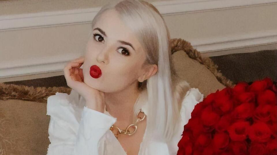 Мика Ньютон: Пожалуйста, проявите немного воспитания и никому не задавайте этот вопрос